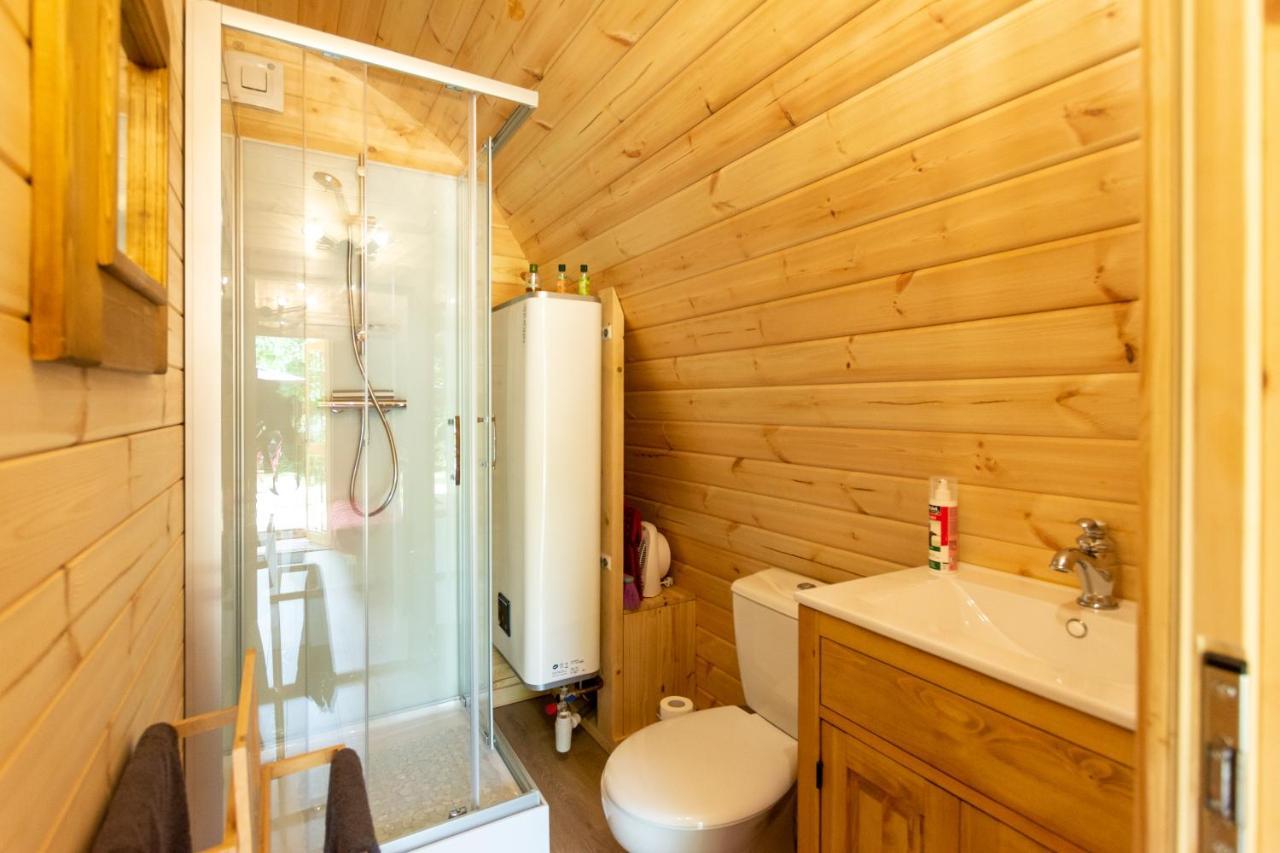 Cabane En Bois Avec Bain Nordique Asnieres-sur-Vegre Екстериор снимка